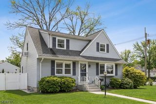 6 MacLennan Place, Fanwood Boro, NJ 07023