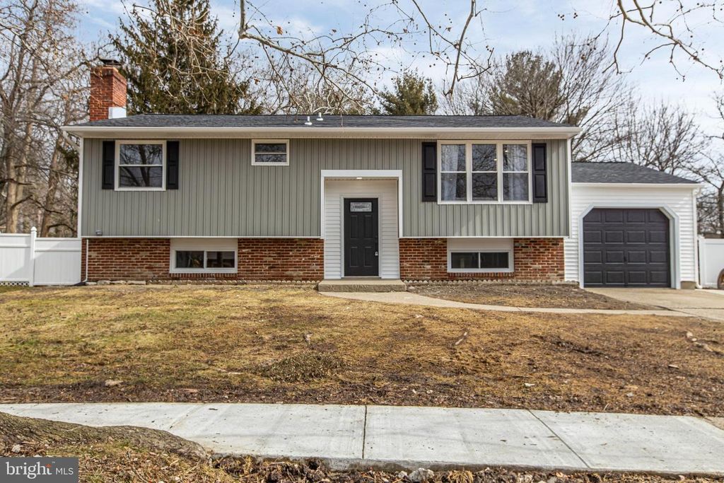 Image 1 of property listing at 603 HOBART DR, Clementon, NJ 08021