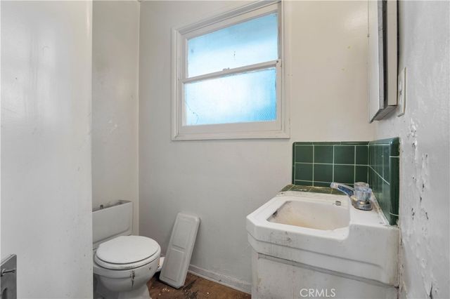 20922 Clarin Street, Woodland Hills, CA 91364