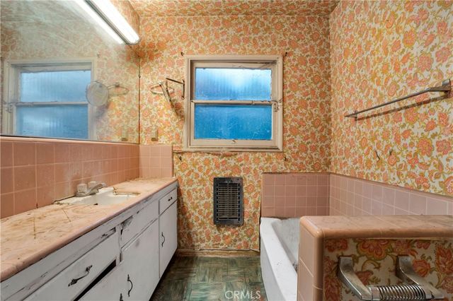 20922 Clarin Street, Woodland Hills, CA 91364