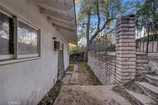 20922 Clarin Street, Woodland Hills, CA 91364