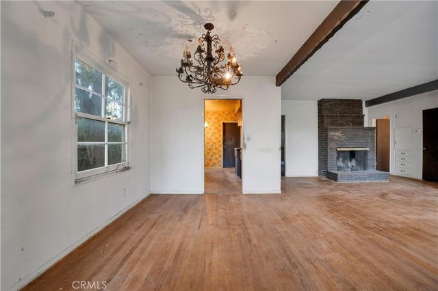 20922 Clarin Street, Woodland Hills, CA 91364