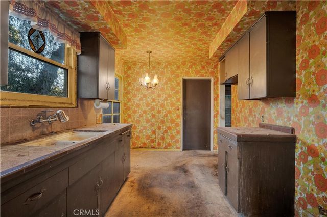 20922 Clarin Street, Woodland Hills, CA 91364