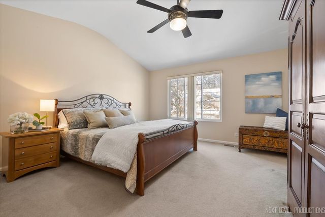 103 Locksley Drive, Streamwood, IL 60107