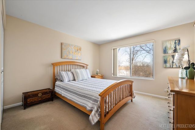 103 Locksley Drive, Streamwood, IL 60107