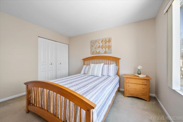 103 Locksley Drive, Streamwood, IL 60107