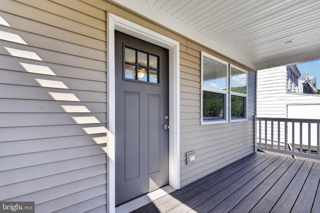 320 N RAILROAD ST, Tamaqua, PA 18252