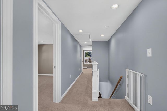 320 N RAILROAD ST, Tamaqua, PA 18252