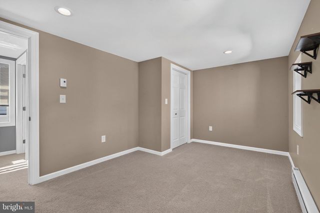 320 N RAILROAD ST, Tamaqua, PA 18252