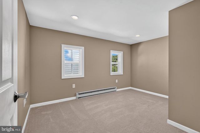 320 N RAILROAD ST, Tamaqua, PA 18252