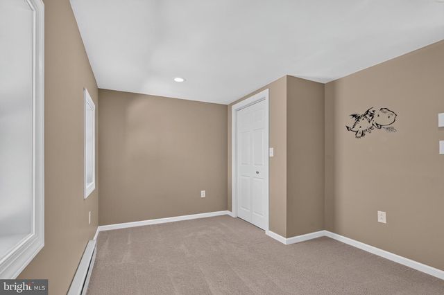 320 N RAILROAD ST, Tamaqua, PA 18252
