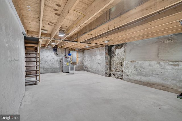 320 N RAILROAD ST, Tamaqua, PA 18252