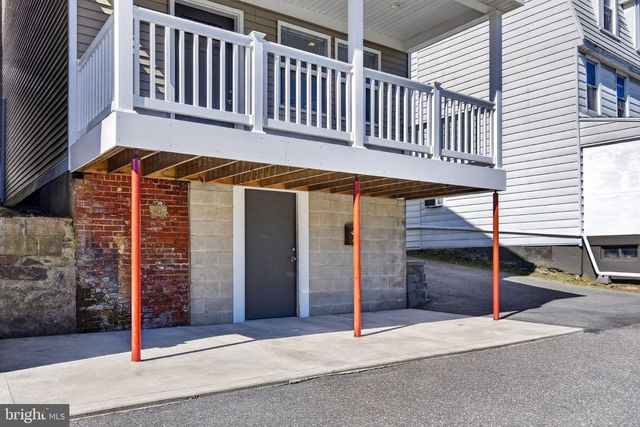 320 N RAILROAD ST, Tamaqua, PA 18252
