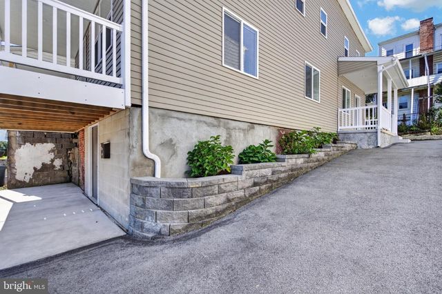 320 N RAILROAD ST, Tamaqua, PA 18252