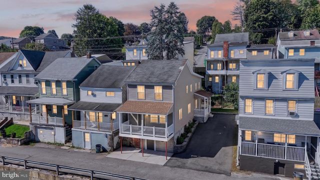 320 N RAILROAD ST, Tamaqua, PA 18252