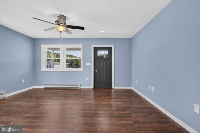 320 N RAILROAD ST, Tamaqua, PA 18252