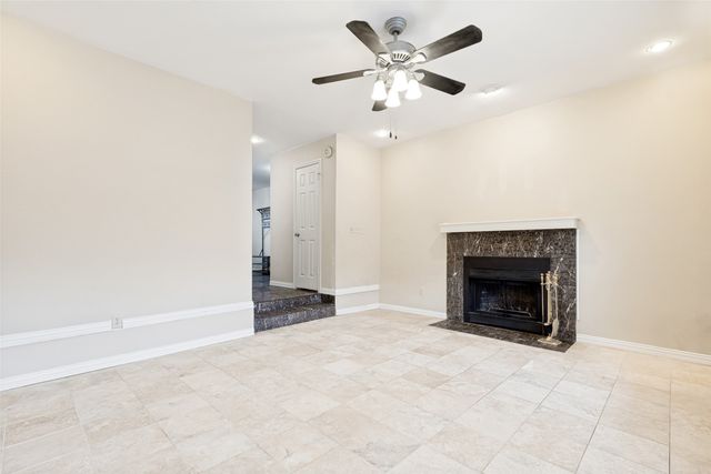 3635 Garden Brook Drive 14100, Farmers Branch, TX 75234