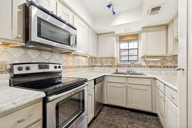 3635 Garden Brook Drive 14100, Farmers Branch, TX 75234