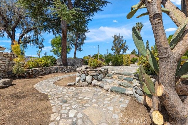 1690 N Mills, Claremont, CA 91711
