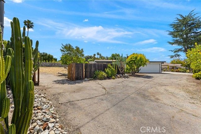 1690 N Mills, Claremont, CA 91711