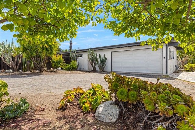 1690 N Mills, Claremont, CA 91711