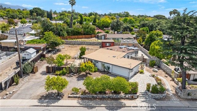 1690 N Mills, Claremont, CA 91711