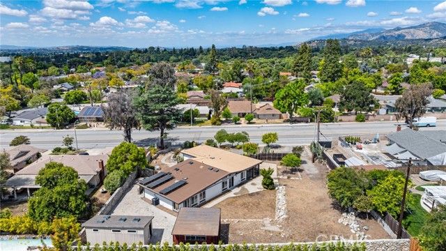 1690 N Mills, Claremont, CA 91711