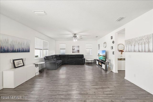 2948 LAUREL SPRINGS Drive, Green Cove Springs, FL 32043