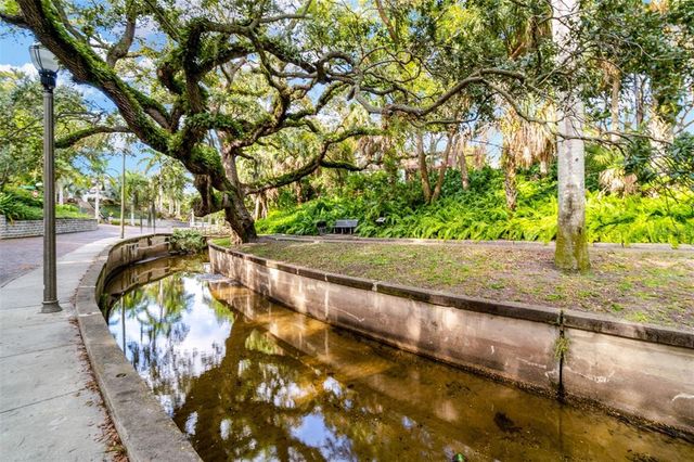 826 11TH AVENUE S APT 1, St Petersburg, FL 33701