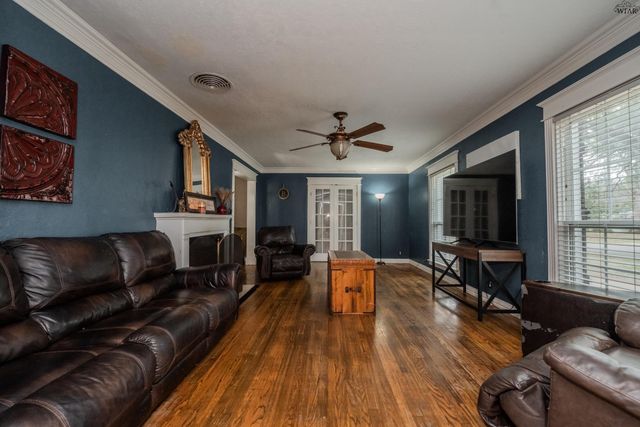 2202 COOKE AVENUE, Wichita Falls, TX 76308