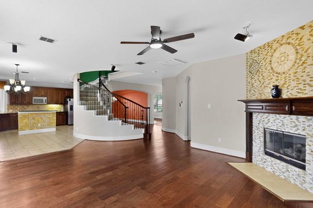 1343 Valley Vista Drive, Irving, TX 75063