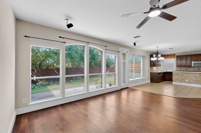 1343 Valley Vista Drive, Irving, TX 75063