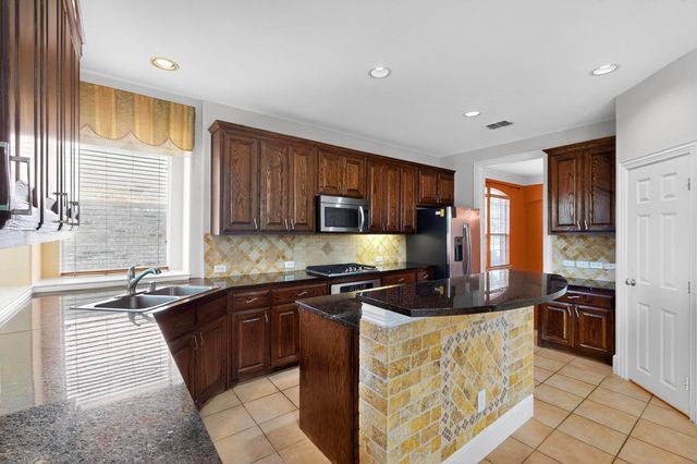 1343 Valley Vista Drive, Irving, TX 75063