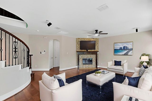 1343 Valley Vista Drive, Irving, TX 75063