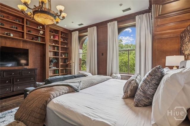 2 E Perry Lane Units A, B and C, Savannah, GA 31401