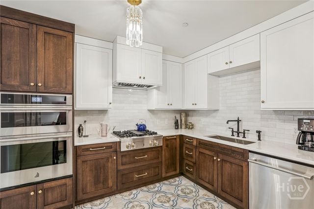 2 E Perry Lane Units A, B and C, Savannah, GA 31401