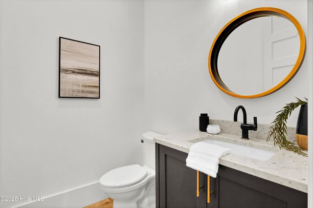 2225 S Live Oak Parkway, Wilmington, NC 28403