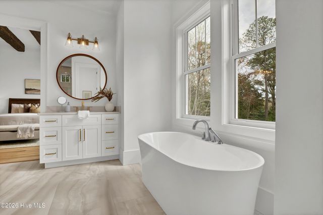 2225 S Live Oak Parkway, Wilmington, NC 28403