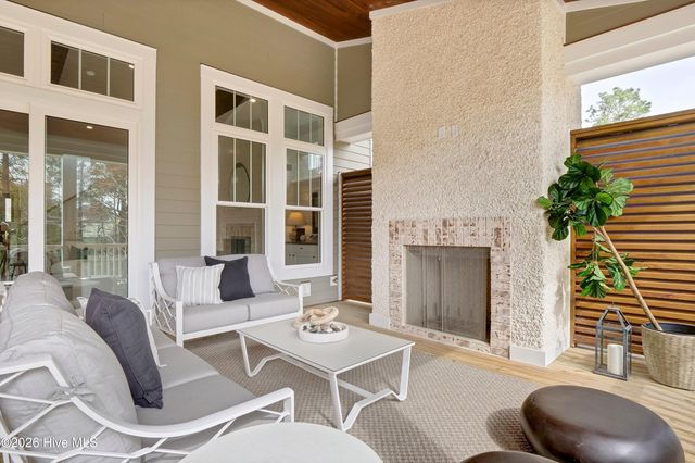 2225 S Live Oak Parkway, Wilmington, NC 28403