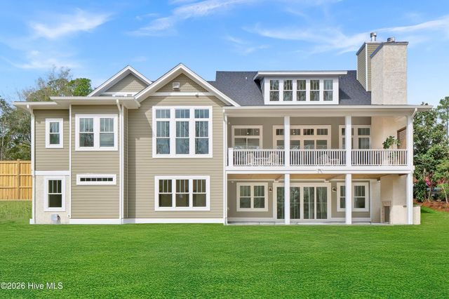 2225 S Live Oak Parkway, Wilmington, NC 28403