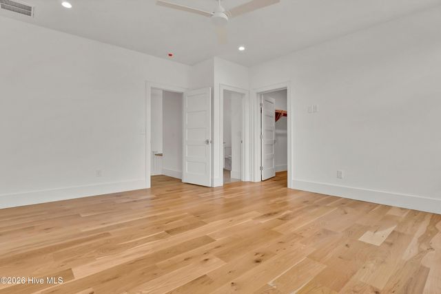 2225 S Live Oak Parkway, Wilmington, NC 28403