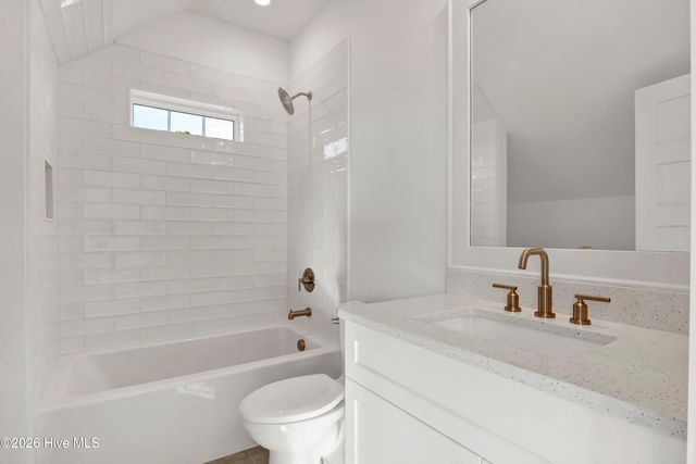 2225 S Live Oak Parkway, Wilmington, NC 28403