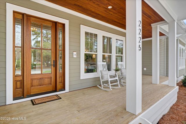 2225 S Live Oak Parkway, Wilmington, NC 28403