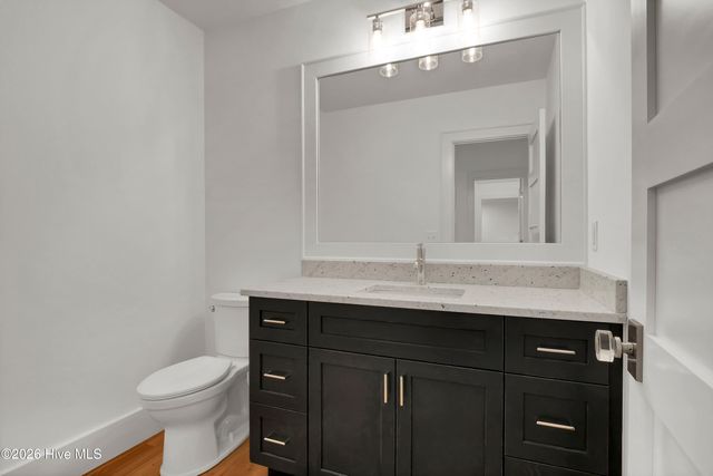 2225 S Live Oak Parkway, Wilmington, NC 28403