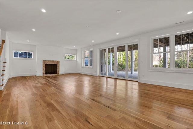 2225 S Live Oak Parkway, Wilmington, NC 28403