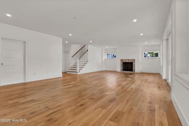 2225 S Live Oak Parkway, Wilmington, NC 28403