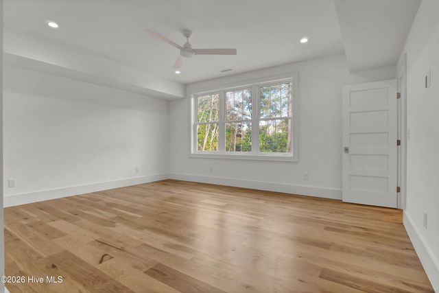 2225 S Live Oak Parkway, Wilmington, NC 28403