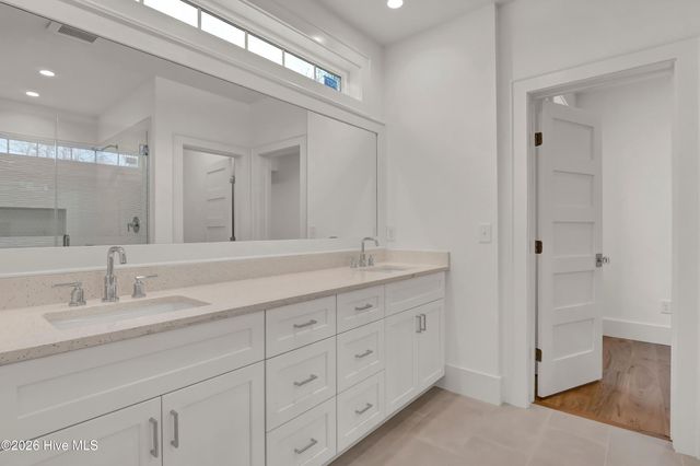 2225 S Live Oak Parkway, Wilmington, NC 28403