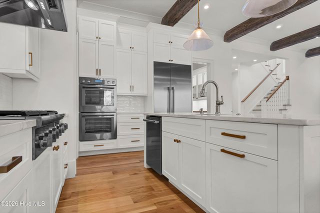 2225 S Live Oak Parkway, Wilmington, NC 28403