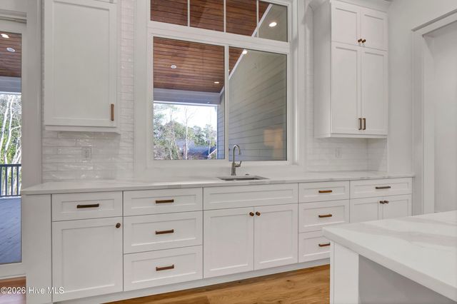 2225 S Live Oak Parkway, Wilmington, NC 28403